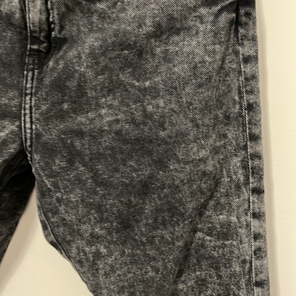 H & M, - Picture 2 of 3